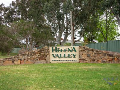 11 Robinia Rise, Helena Valley