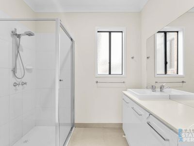 13 Beechtree Way, Cranbourne North