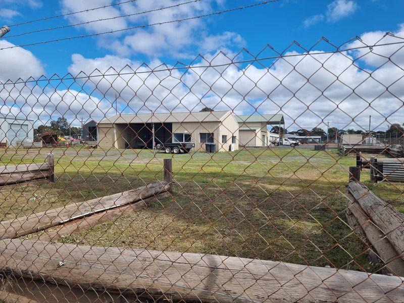 Real Estate Agent Wyalong Quade Moncrieff Livestock & Property