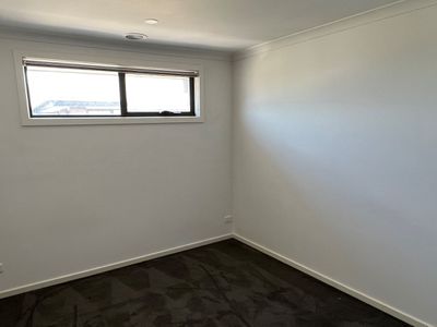 10 Mingay Close, Truganina