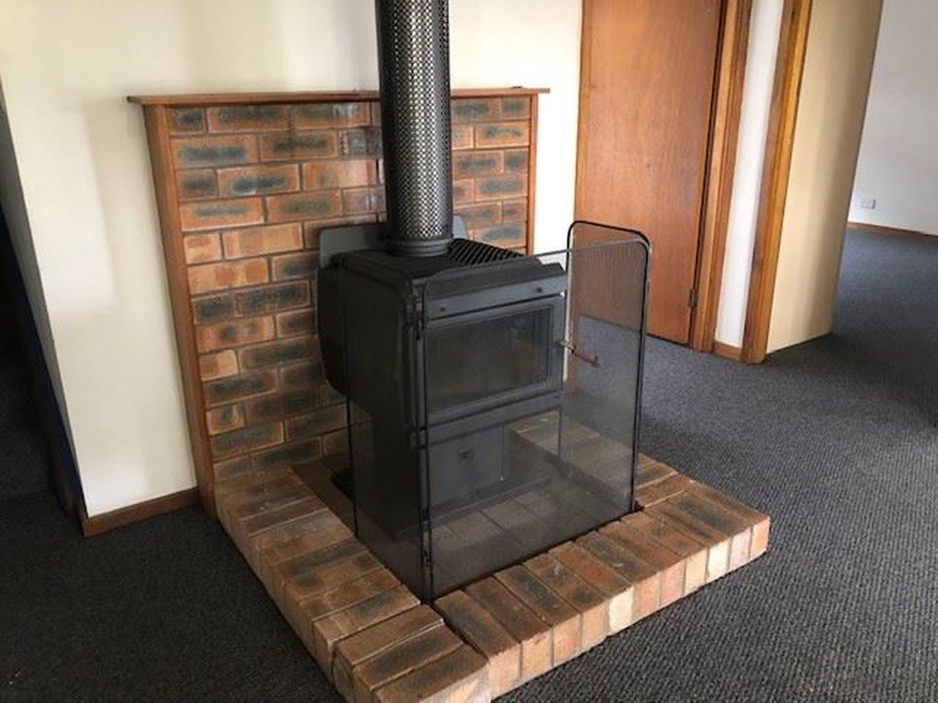 5 Wyoming Avenue, Burrill Lake