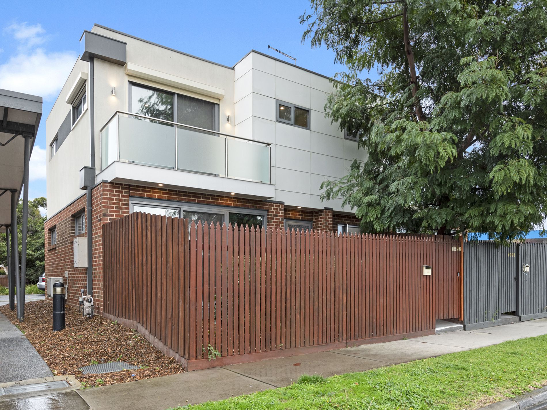 1652 Dandenong Road, Oakleigh East