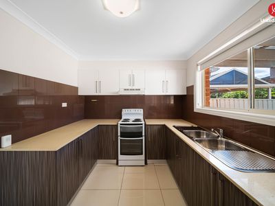 1/2 Nugent Place, Prairiewood