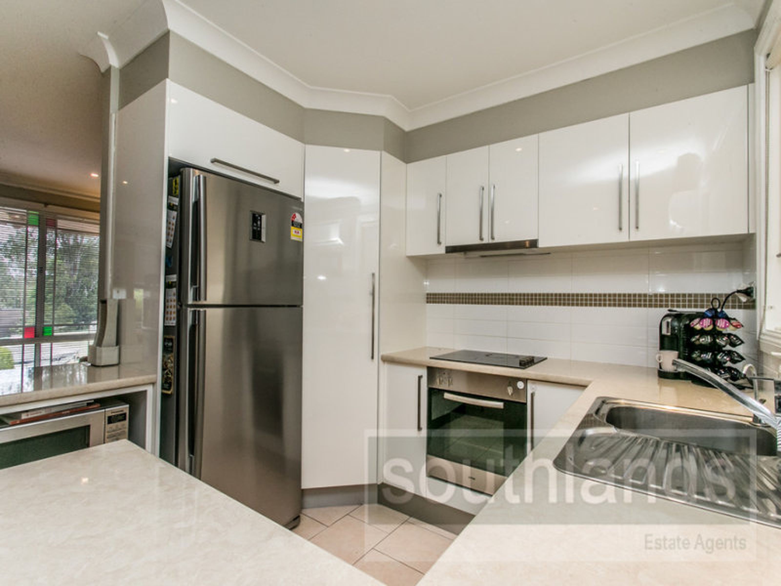 2 / 1 Barron Field Drive, GLENMORE PARK