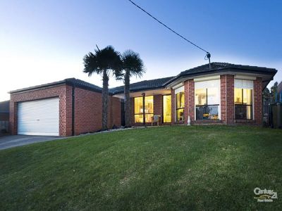 7 Meredith Crescent, Hampton Park