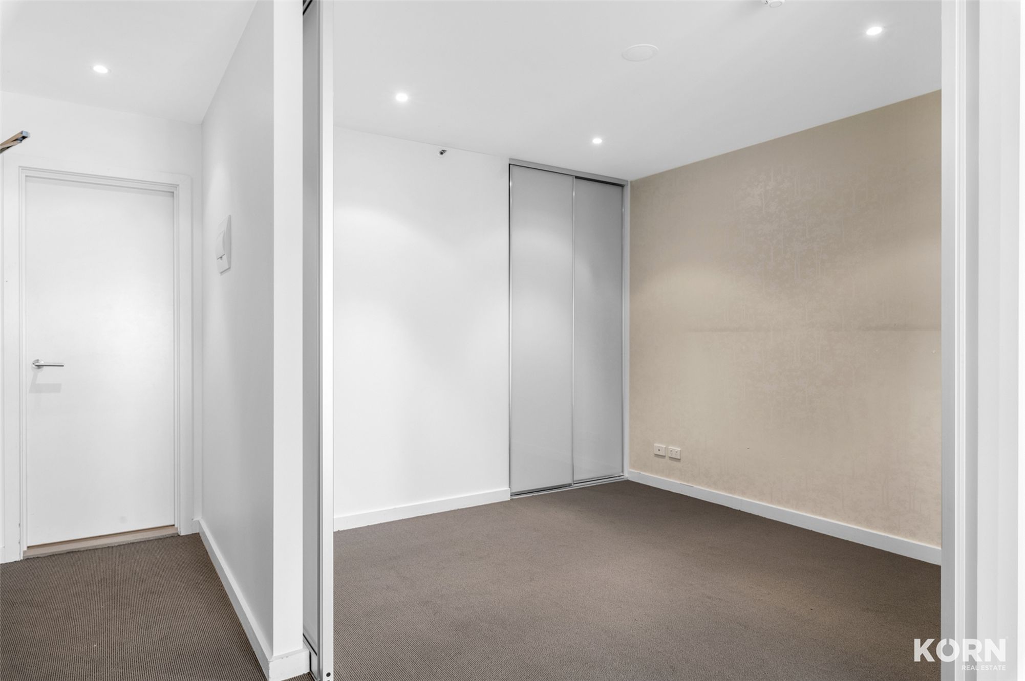 608 / 10 Balfours Way, Adelaide