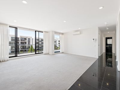 213 / 50 Catamaran Drive, Werribee South