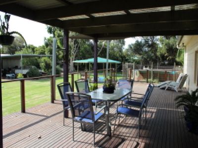 60 Parkman Avenue, Barham