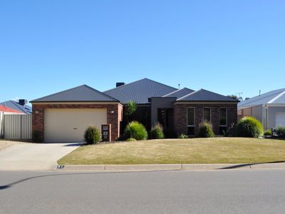 81 Forest Drive, Thurgoona