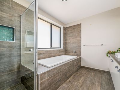 9 Iluka Drive, Shepparton North