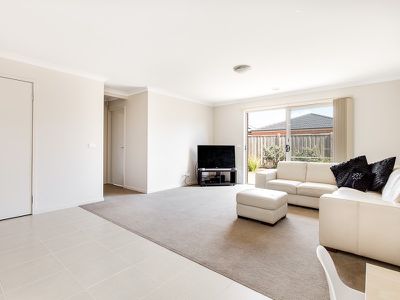 32 Kingsford Drive, Point Cook