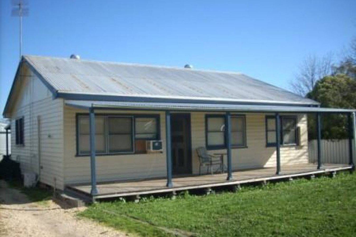 15 Alexander Avenue, Horsham