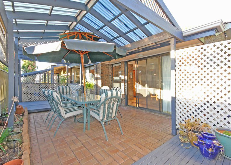 5 Neeangarra Crescent, Hallett Cove