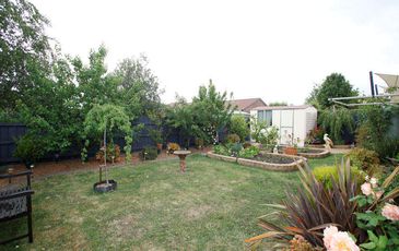 6 Sunhill Court, Beaconsfield
