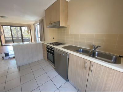 24 / 6 Tench Street, Kingston