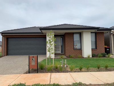 6 Broom Road, Aintree