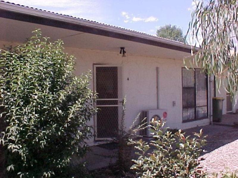 4 / 5 Midland Highway, Mansfield