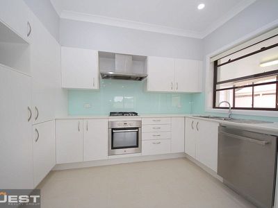 11 Kathleen Parade, Picnic Point