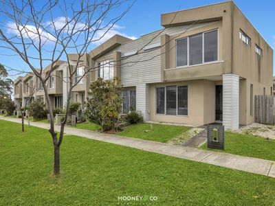 2 Aviara Walk, Cranbourne