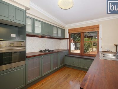 715 Young St, Albury