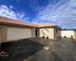 2 / 10 Robina Grove, Forster