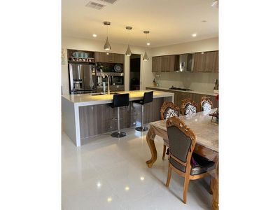 27 Mulholland Drive, Tarneit