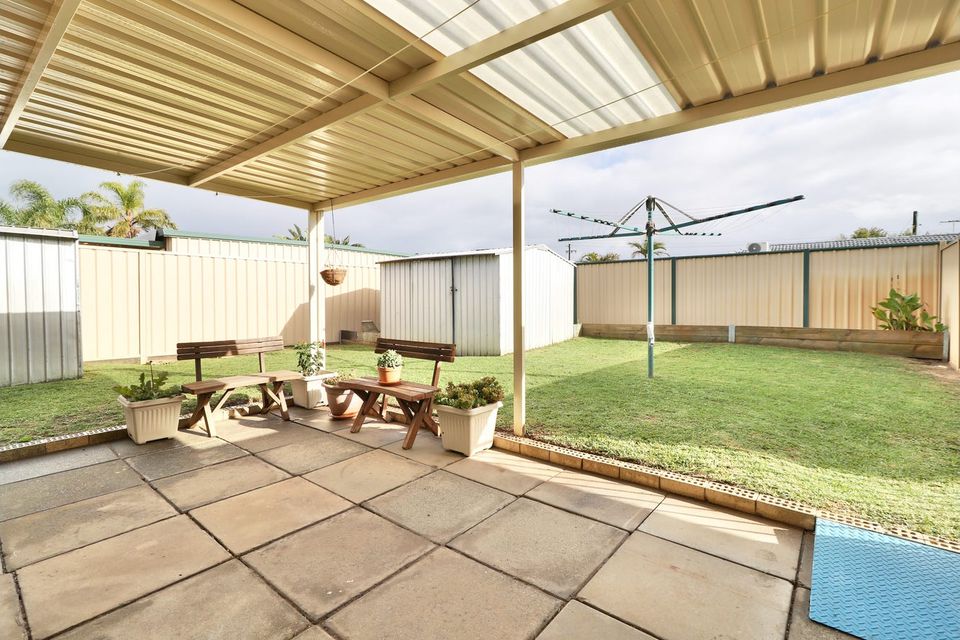 8 Maitland Cl, Cooloongup