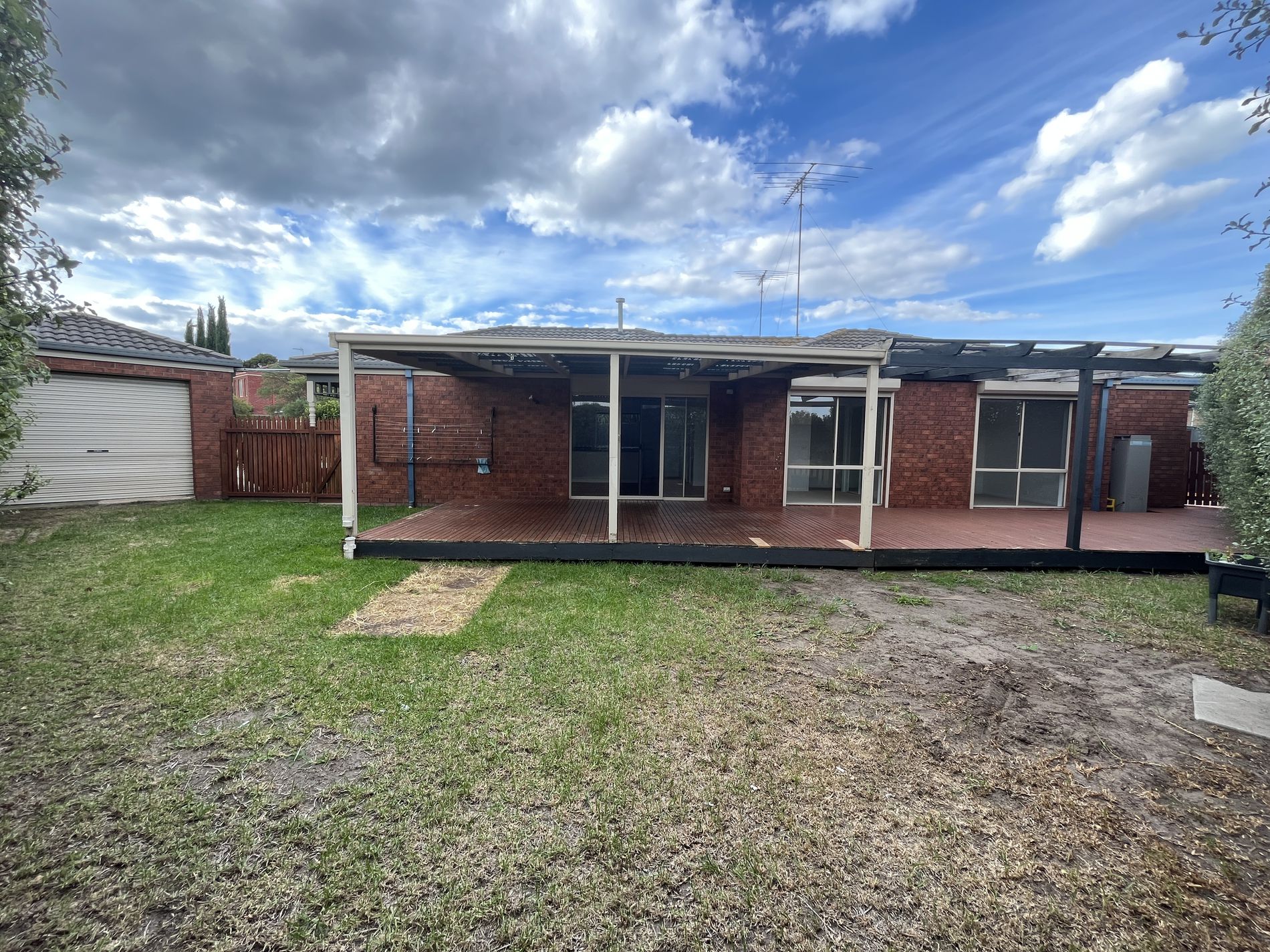 8 Trixia Place, Leopold