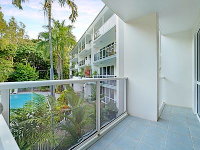 215 / 305-341 Coral Coast Drive, Palm Cove