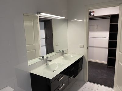 2 Nerissa Grove, Oak Park