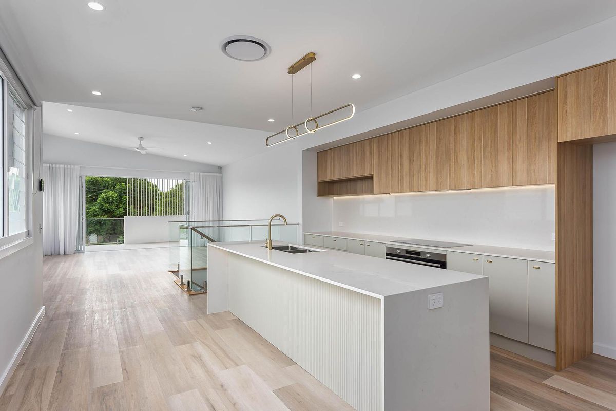 Luxury architecturally designed villa in the heart of Broadbeach Waters