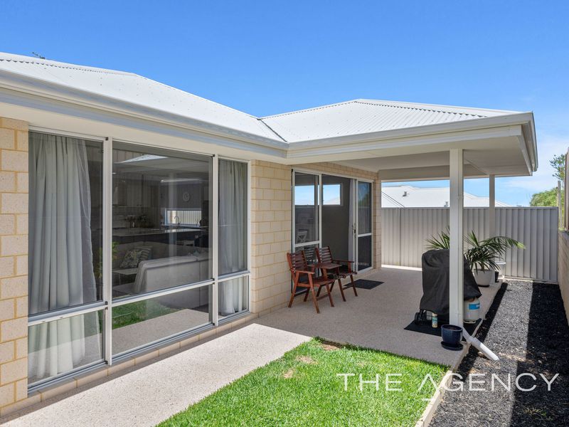 21 Rakitno Close, Lake Coogee