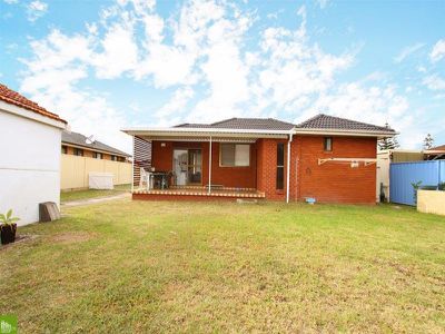32 Kurrajong  St, Windang