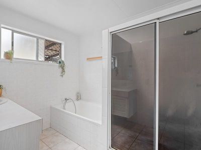 2 Marlane Court, Springwood