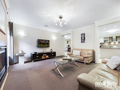 8 Baddeley Circuit, Cranbourne North