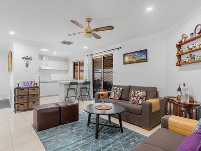 8 / 12 Deschamp Road, Morley