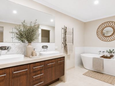 4 Kimberley Creek Road, Upper Coomera