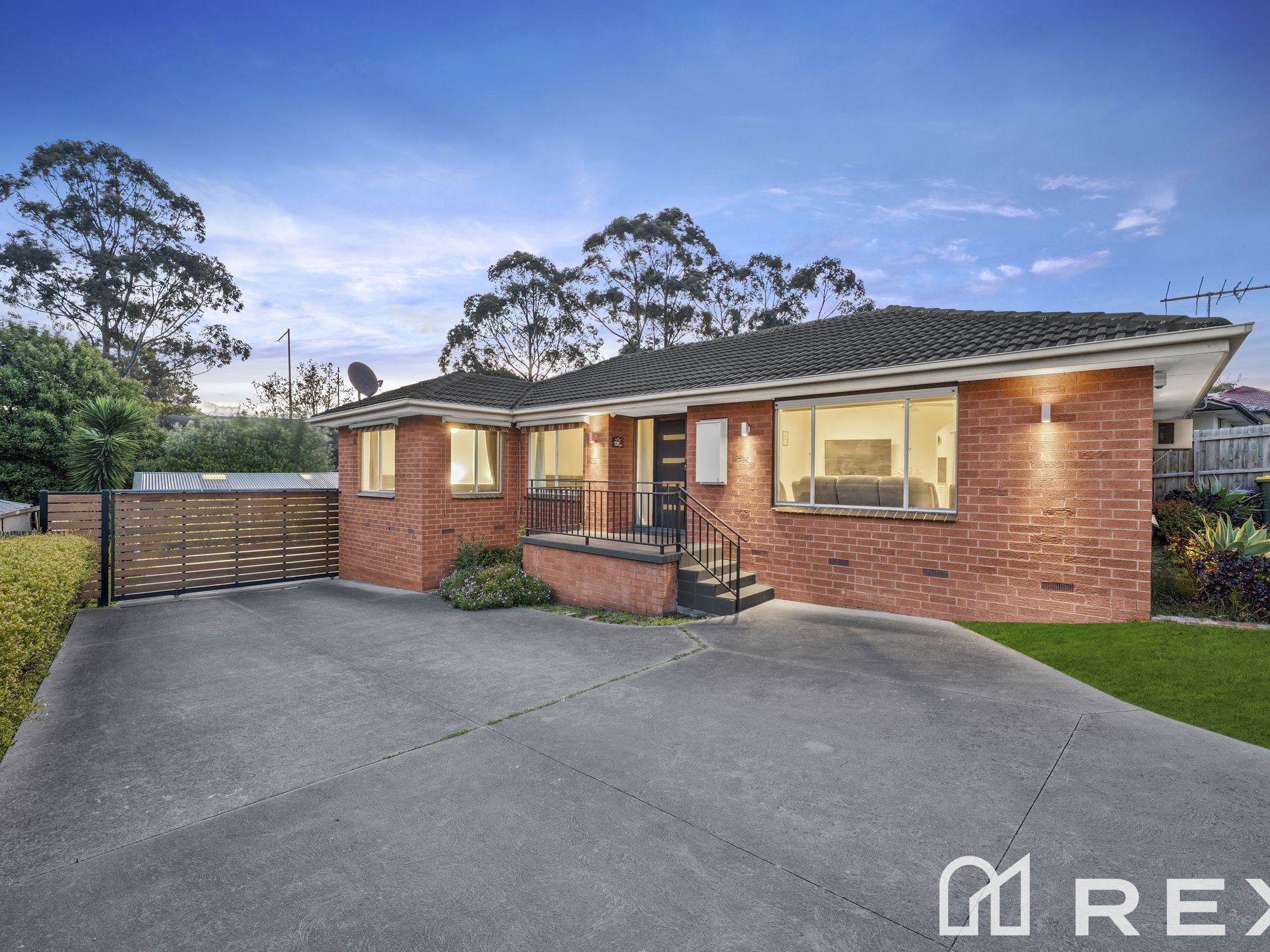 164 James Cook Drive, Endeavour Hills
