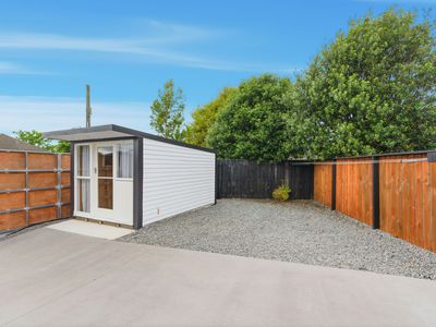 8 Dufek Crescent, Wigram