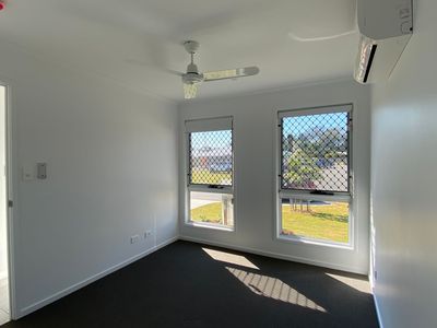 1&2 / 9 Como Place, Waterford West