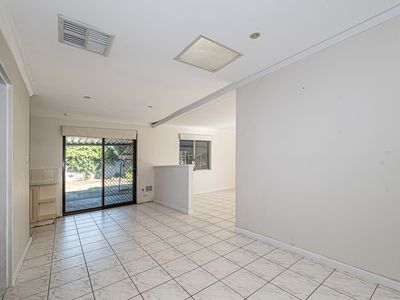8 Leone Street, Thornlie