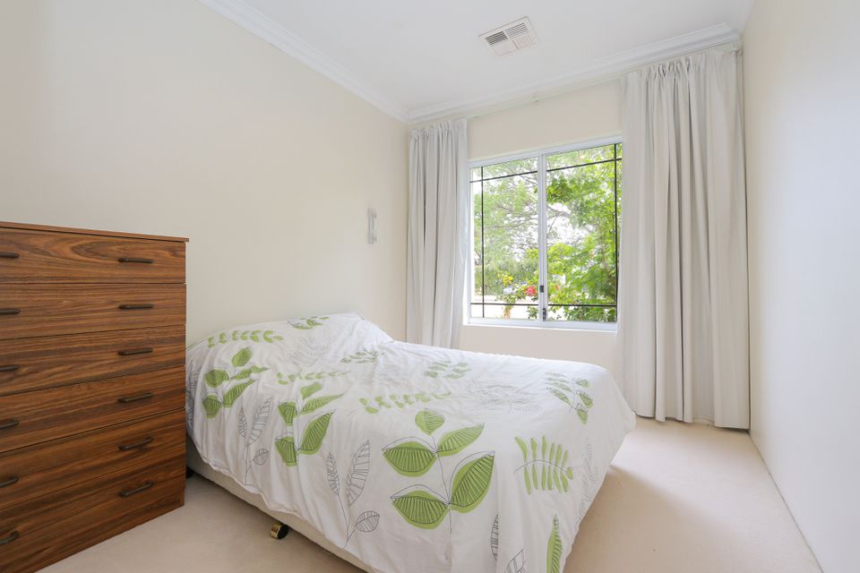 132 Harrington Waters Drive, Waikiki