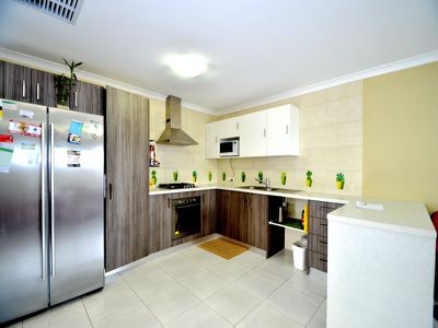 2 / 18 Panozza Circle, Maddington