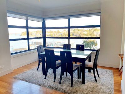 3 / 2 Bay Drive, Meadowbank