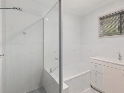 18 Edgeware Drive, Rochedale South