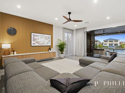 1054 Edgecliff Drive, Sanctuary Cove