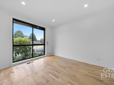 6 Regal Avenue, Hallam