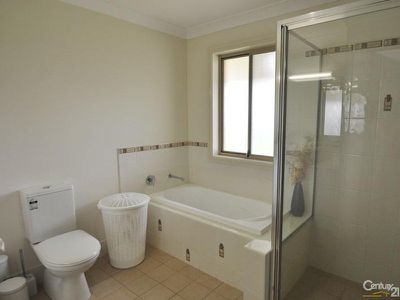 18 Glenshee Close, Dubbo