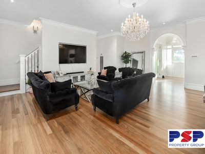 305 WINDERMERE ROAD, Lara