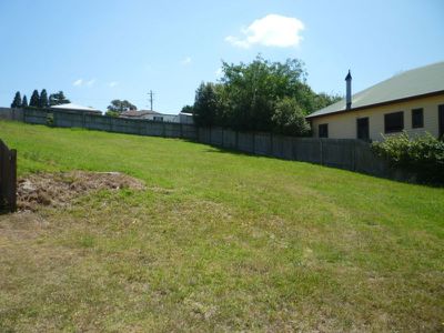 12 Drury Lane, Milton